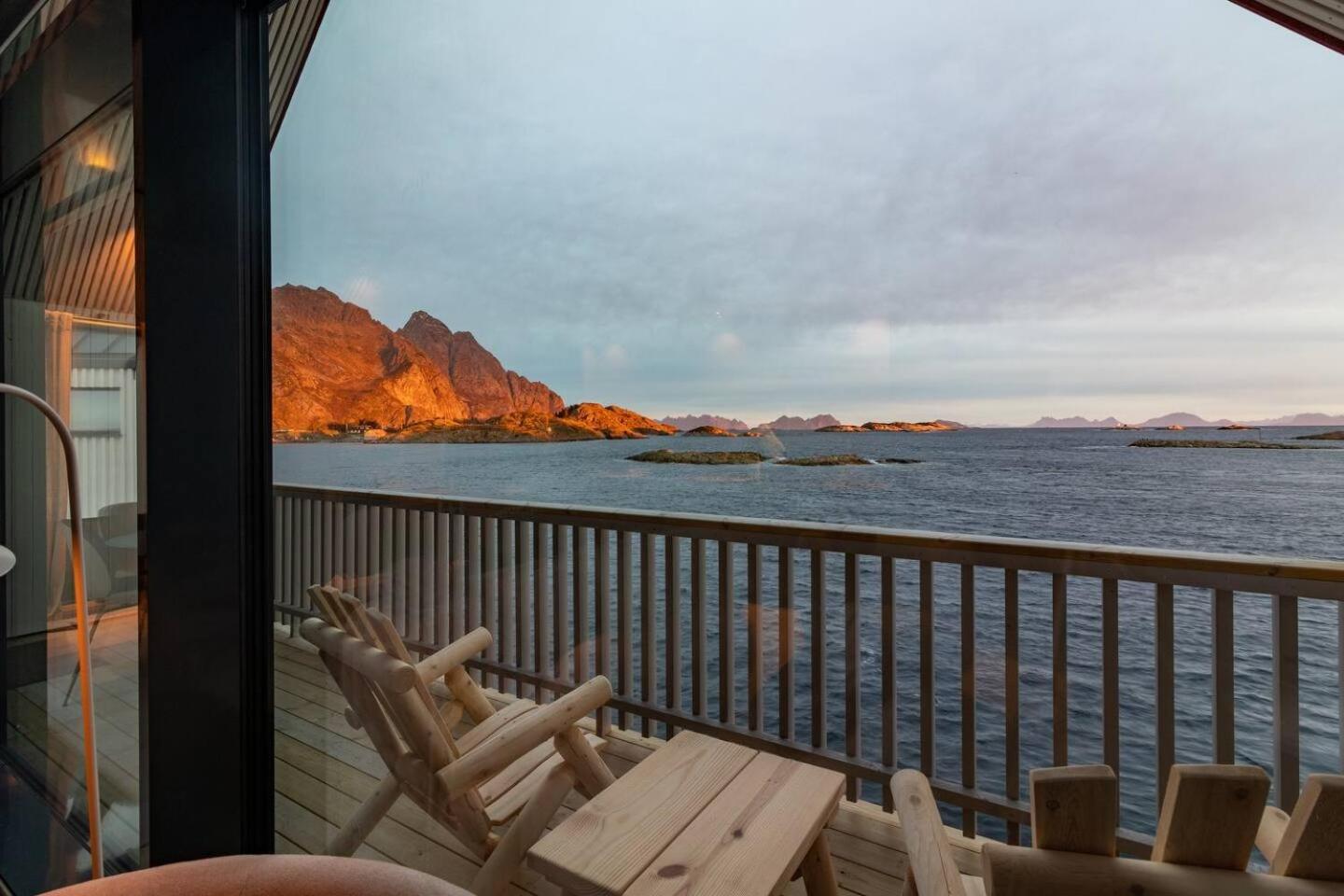 Leilighet Med Fantastisk Utsikt Henningsvær Kültér fotó
